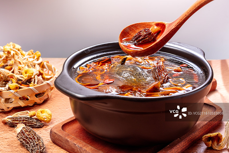 菌菇乌鸡汤图片素材