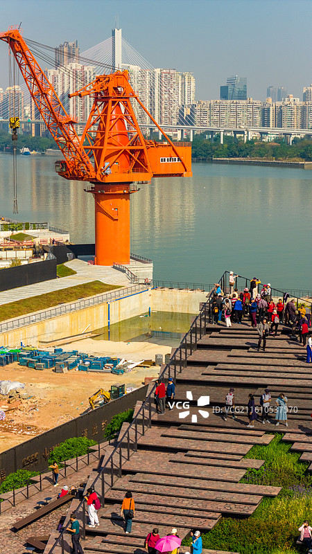 航拍广州广船滨公园，旧船厂改造的广州新地标，1914网红打卡地图片素材