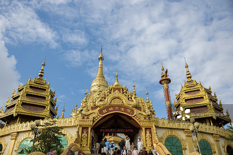 中国云南德宏芒市勐焕大金塔图片素材