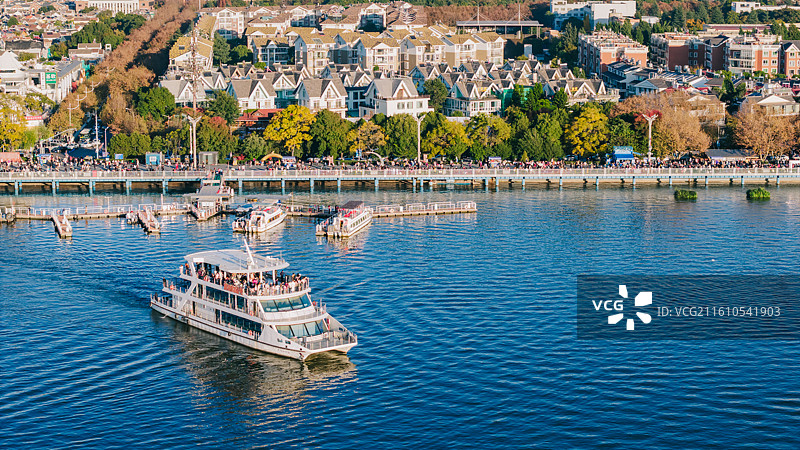 航拍云南昆明滇池海埂大坝风光图片素材