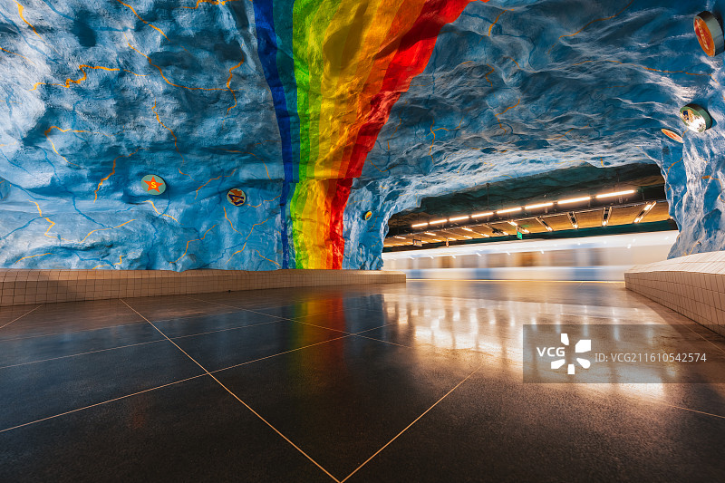 斯德哥尔摩地铁站Stockholms tunnelbana，洞穴式站台景观，世界上最长的艺术博物馆图片素材