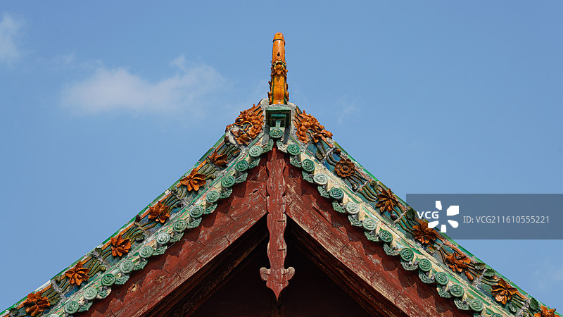应县净土寺大雄宝殿斗拱、琉璃屋脊、悬鱼图片素材