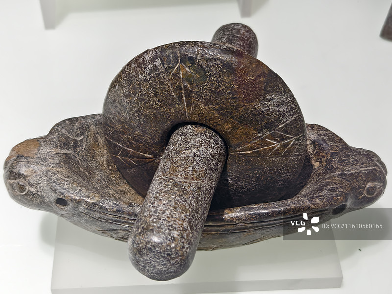 云南普洱博物馆～药碾，现代图片素材