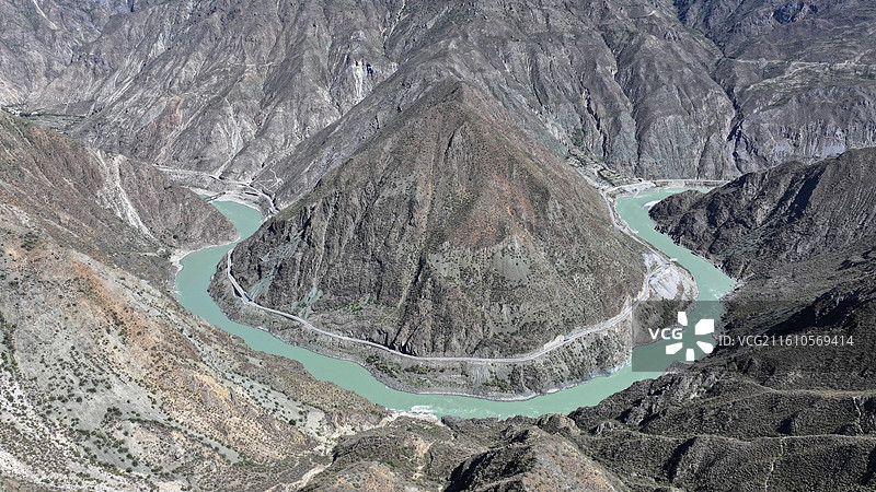 云南迪庆州德钦县金沙江大拐湾航拍图片素材