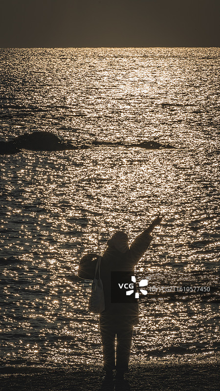 波光粼粼图片素材