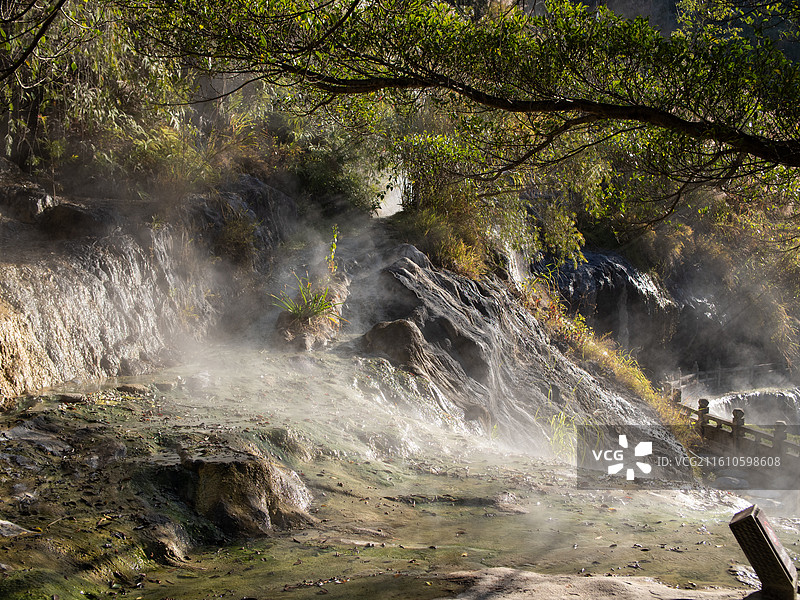 日出温泉仙境图片素材