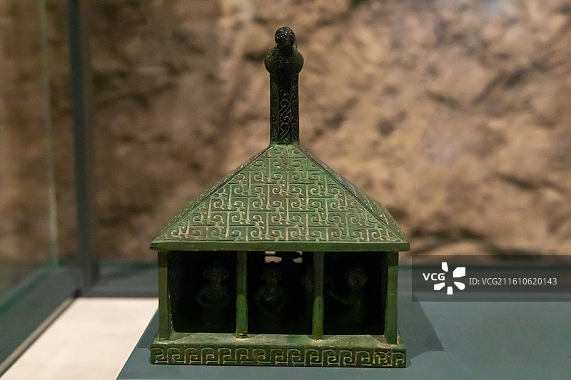 绍兴博物馆 伎乐铜屋(复制品)  春秋 1982年越城区鉴湖镇坡塘村狮子山土坑墓出土原件感浙江省博物图片素材