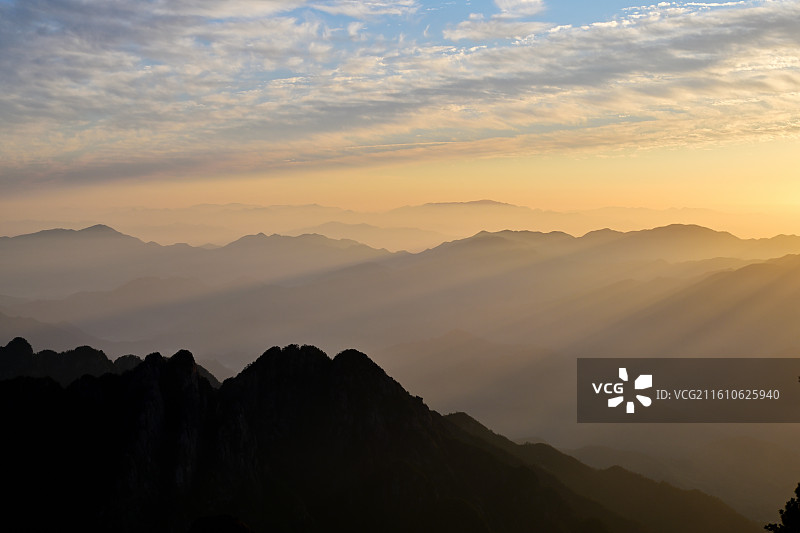 日出黄山，黄山风光，朝霞，山峦，山峰，，世界奇观，安徽黄山图片素材