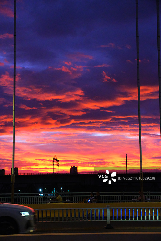 傍晚天空火烧云图片素材