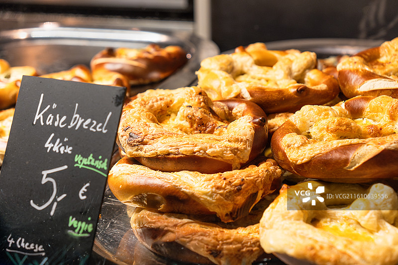 欧洲圣诞节传统美食面包碱水节图片素材