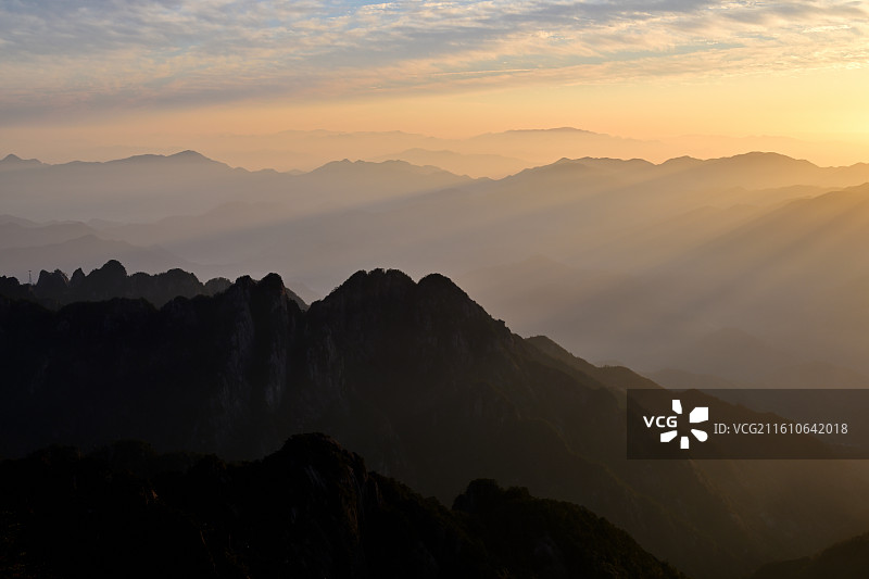 日出黄山，黄山风光，朝霞，山峦，山峰，，世界奇观，安徽黄山图片素材