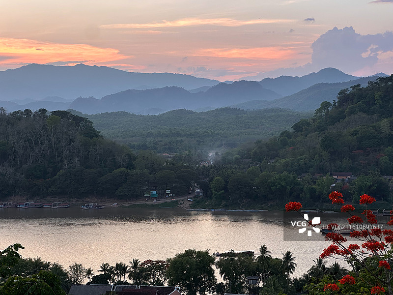 普西山顶，观湄公河日落图片素材