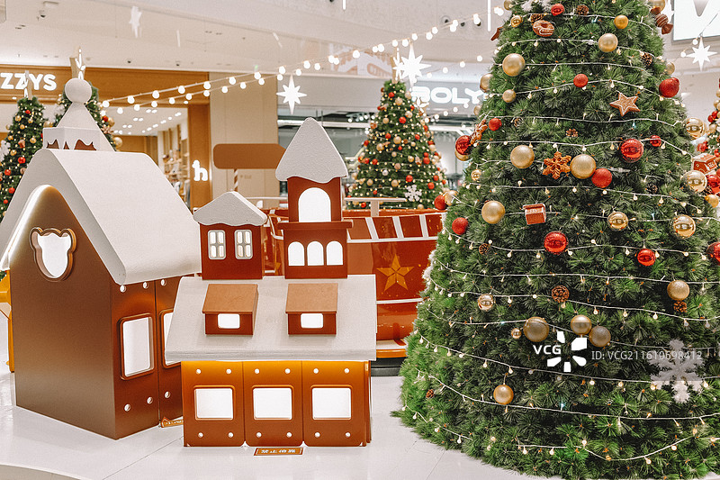 圣诞节，圣诞，2025年圣诞，圣诞主题，圣诞树，圣诞小熊，过节，过洋节，洋节，节日，商城，商场，室内图片素材