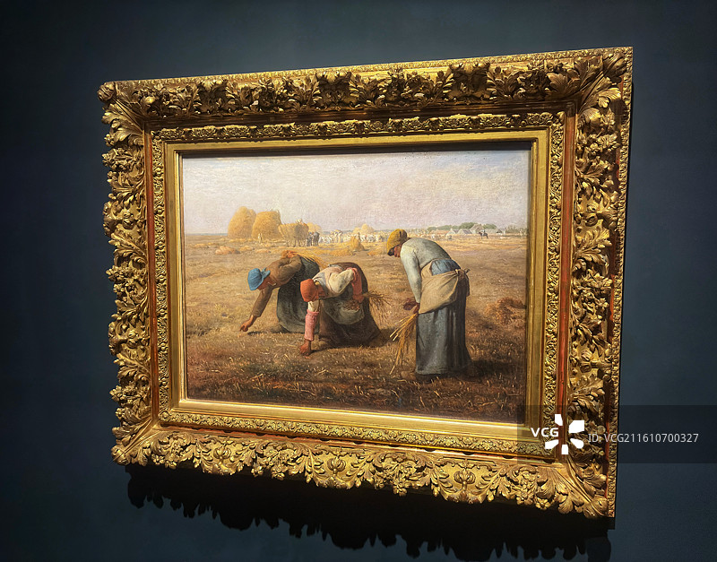 法国巴黎奥赛美术馆藏法国巴比松派画家米勒油画《拾穗者》图片素材
