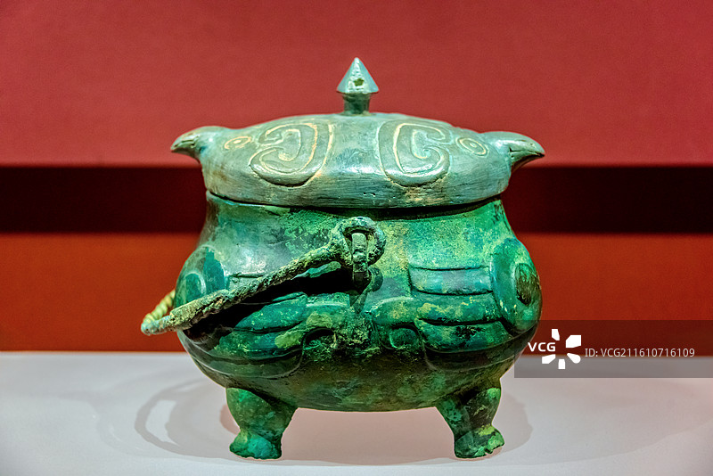 中国长沙湖南省博物馆馆藏商代铜鸮卣图片素材