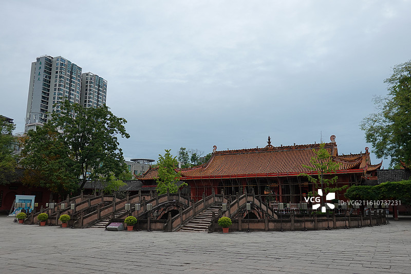 四川省德阳市旌阳区德阳文庙：泮池和戟门图片素材