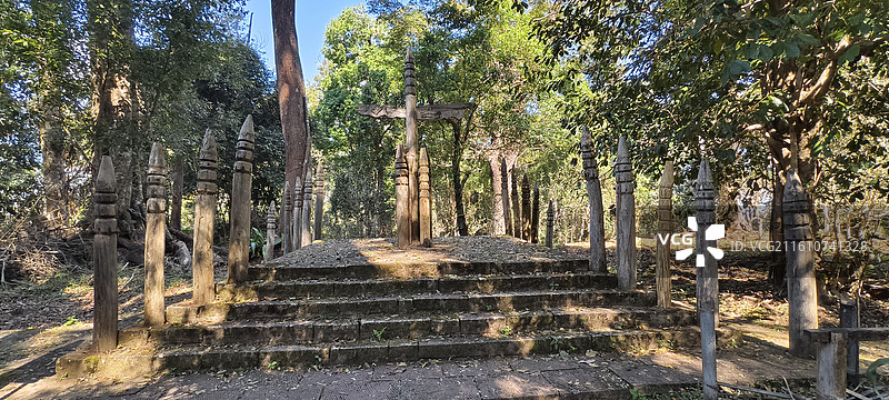 云南普洱澜沧拉祜族自治县～景迈山景区-芒洪上寨，哎冷山茶魂台图片素材
