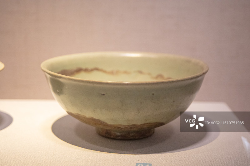 印花青瓷碗·元·中国江南水乡文化博物馆图片素材