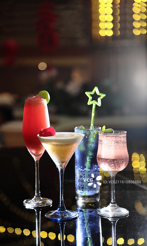 色彩缤纷的鸡尾酒图片素材