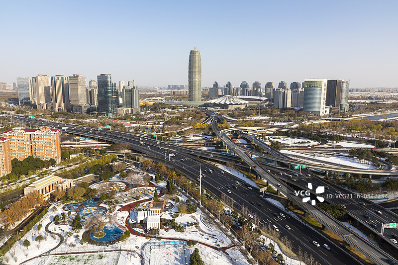 郑州郑东新区CBD城市风景，冬天雪后风光，雪后初晴图片素材