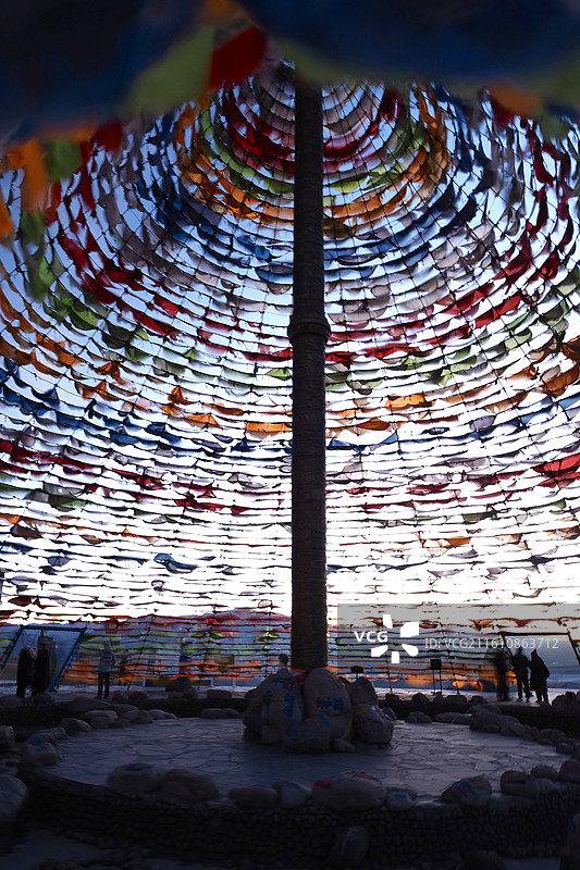 日月山经幡图片素材