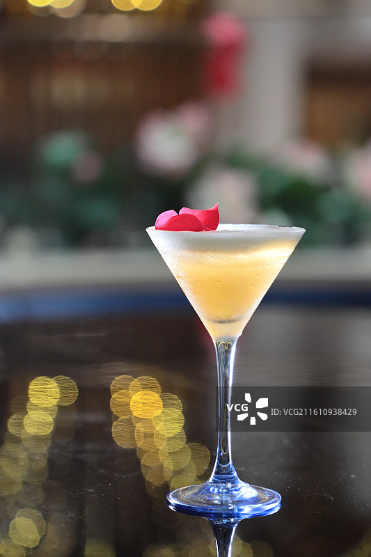 色彩缤纷的鸡尾酒图片素材