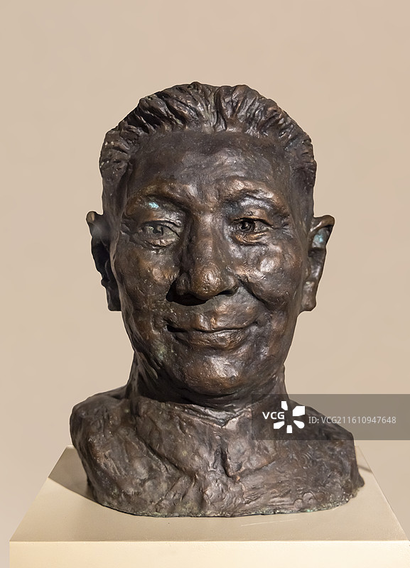 高二适像 吴为山雕 南京博物院图片素材