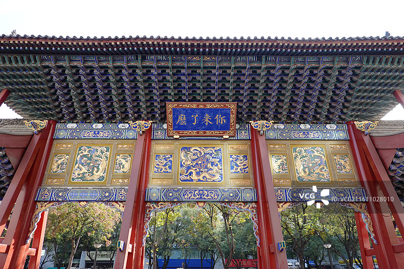 陕西省西安市西安都城隍庙：山门牌楼牌坊牌匾你来了么图片素材