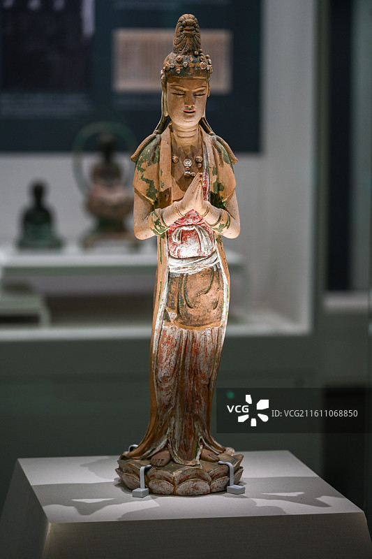 浙江省博物馆藏宋代彩塑泥菩萨立像图片素材