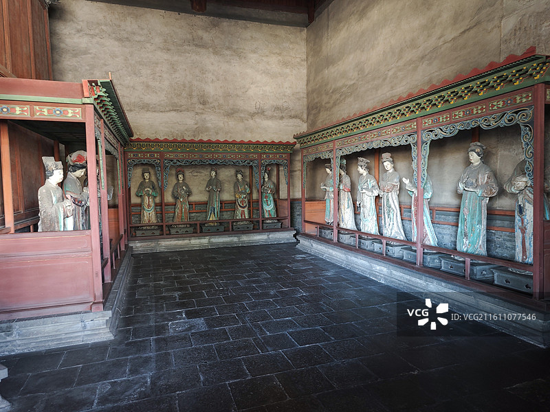 太原晋祠博物馆晋祠圣母殿彩塑泥塑仕女图片素材