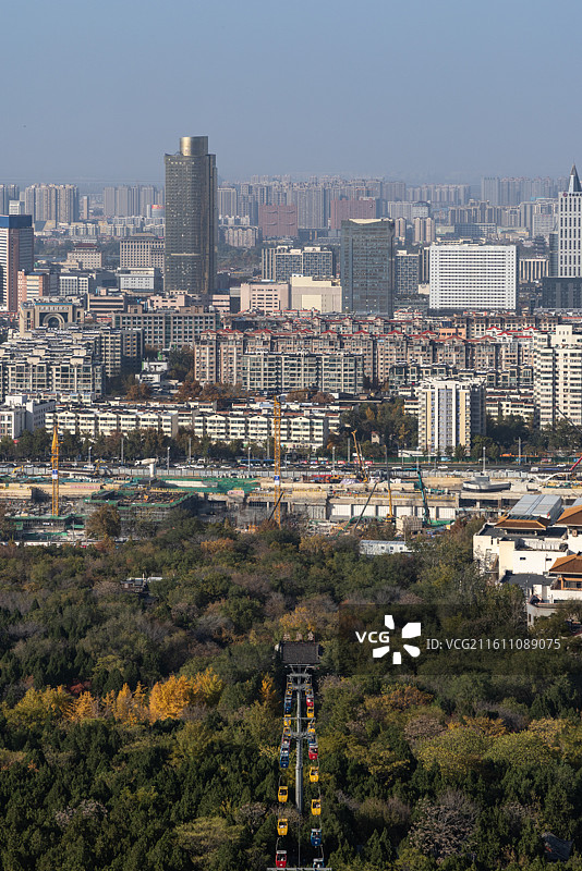 山东省济南市千佛山风景区远眺济南市区城市全景图片素材