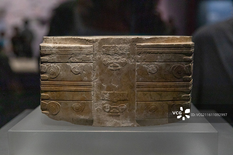 玉琮王 新石器时代良渚文化1986 年反山 12 号墓出土 距今5300-4300年)图片素材