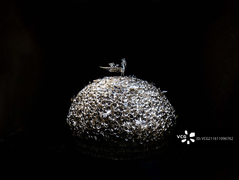 苗族巨型银凤冠（“玛汝黛帕” 苗帽）图片素材