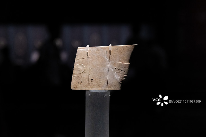 浙江博物馆玉权杖瑁  新石器时代良渚文化1986 年反山 12 号墓出土 距今5300-4300年)图片素材