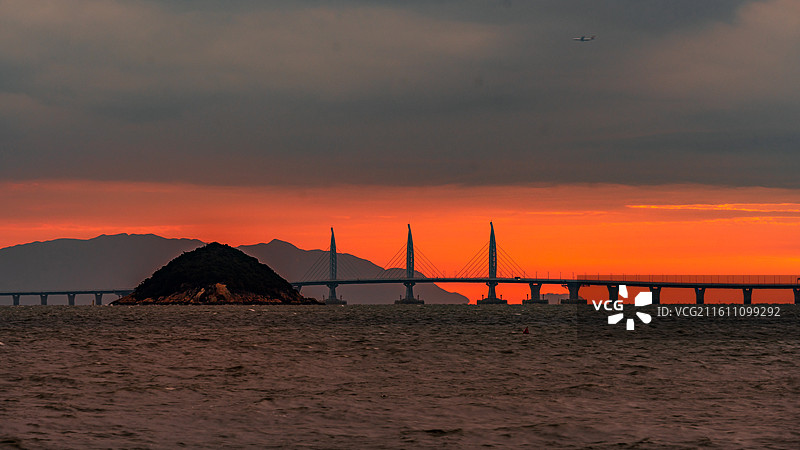 珠海黄茅海大桥晚霞图片素材