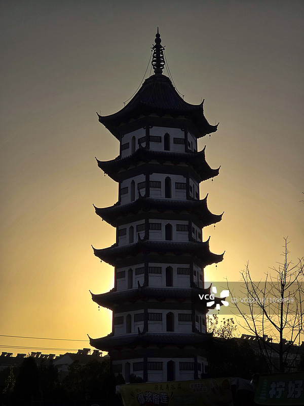 夕照天寿塔图片素材