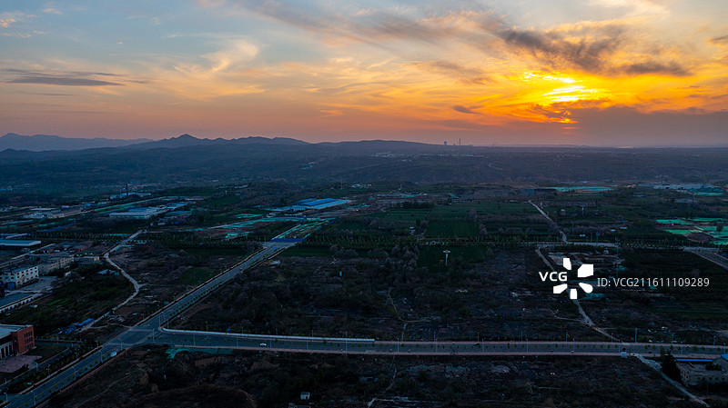 河南郑州上街日落城市天际线图片素材