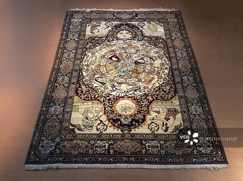 伊斯法罕产羊毛地毯 19世纪上半叶 恺加时期 伊朗国家地毯博物馆图片素材