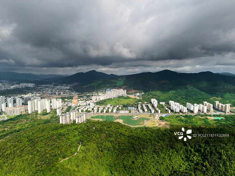 海南自贸港三亚临春岭森林公园航拍风景图片素材