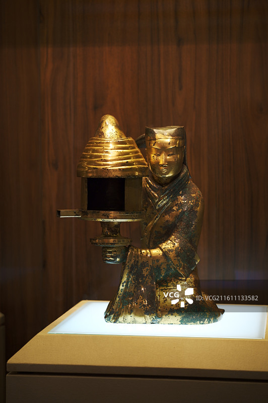 长信宫灯正面图片素材