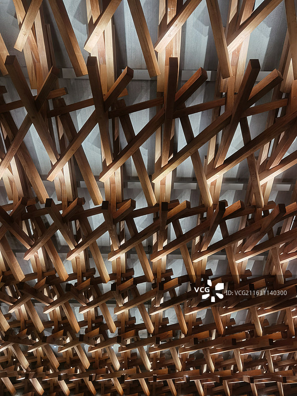 陕西省西安市高新区高新三期丝路科学城中央创新区未来之瞳科学公园：永安渠西安创新馆西安大剧院天花板吊顶图片素材