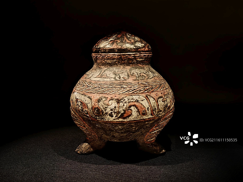 彩绘陶鼎 大甸子遗址 内蒙古自治区赤峰市敖汉旗兴隆洼镇大甸子村出土 中国考古博物馆藏图片素材