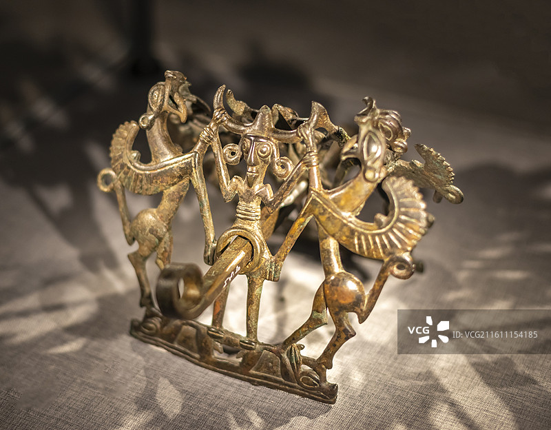 异兽形青铜马镳 礼萨阿巴西博物馆 公元前8-前7世纪 埃兰时期 南京博物院图片素材