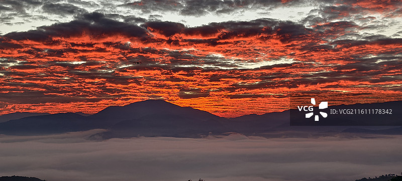 云南普洱澜沧拉祜族自治县景迈山～芒洪古寨～日出云海图片素材