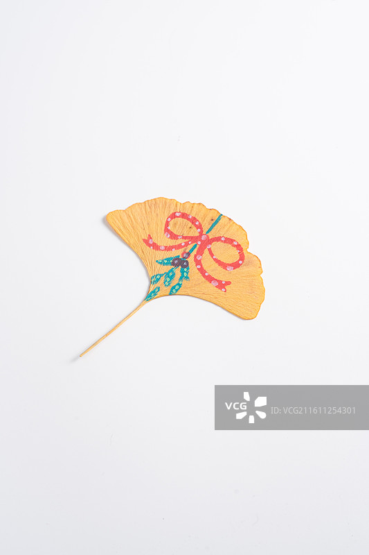 干树叶绘画涂鸦亲子diy艺术创作图片素材