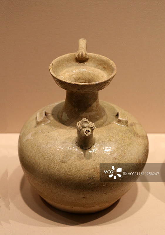 南京市博物院 —— 青釉鸡首壶图片素材