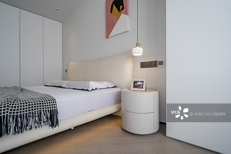 现代简约卧室床头柜衣柜床图片素材