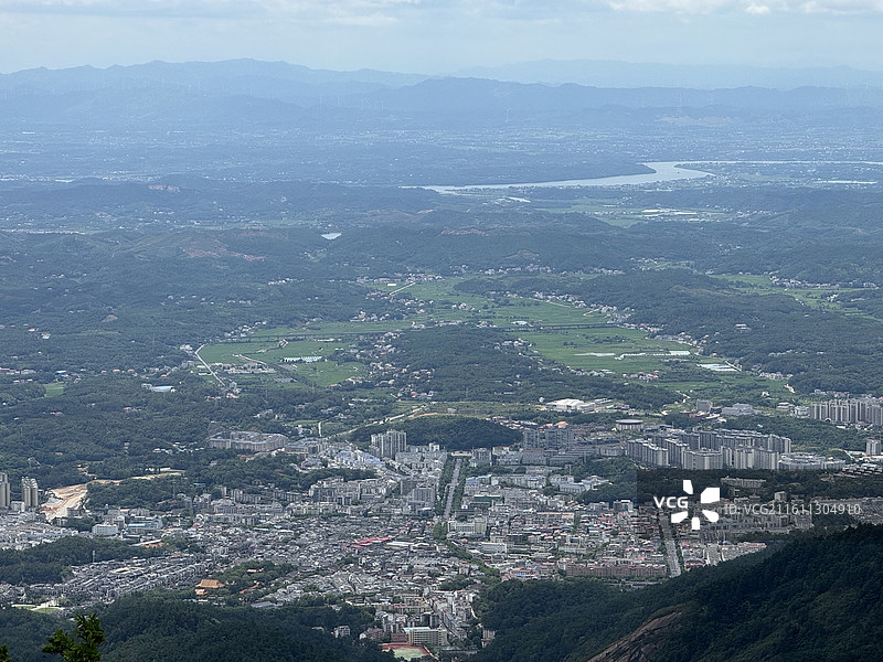 从南岳衡山南天门俯瞰南岳图片素材