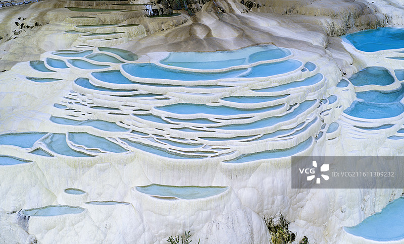 “中国版棉花堡”云南白水台景区风光图片素材