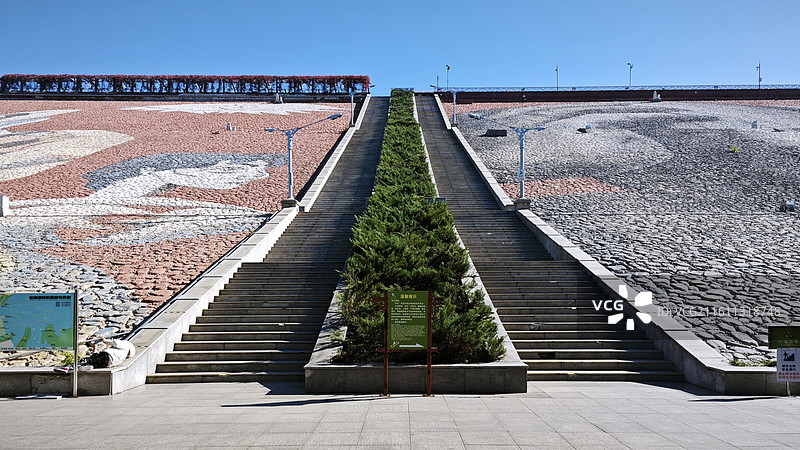 北京市平谷区金海湖风景区海子水库大坝涂鸦雕像宝塔红叶港口图片素材